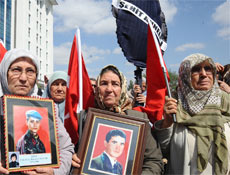 Şehit aileleri açılım turunda