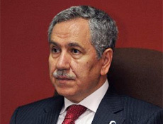 Bakan Arınç yurda döndü