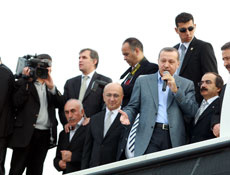 Erdoğan: Sağ yap, geri gel, sol, sol!