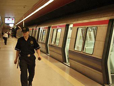 Kalp krizi metro beklerken yakaladı