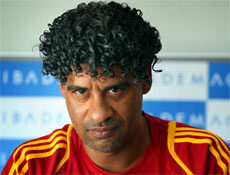 Rijkaard Galatasaraydan ayrılıyor mu?